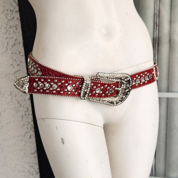 Red Rhinestone Belt‎ with  Horseshoe  Rhinestone - Picture 6 of 7